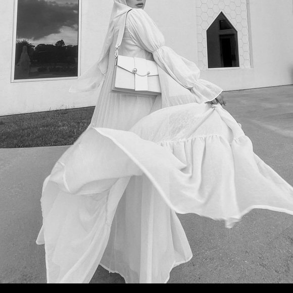 SOLD. Zahraa the label abaya /dress/gown - Picture 5 of 8